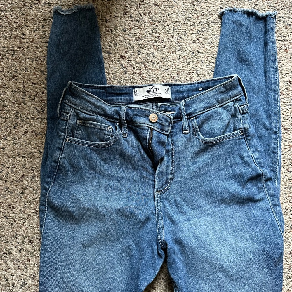 Hollister jeans size 5 short